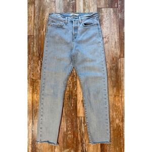 Levis Premium Wedgie Straight Jeans Light Wash Raw Hem 28